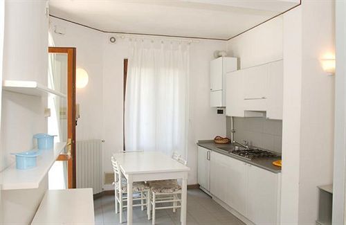 Residence Alba Colombare Di Sirmione Eksteriør billede