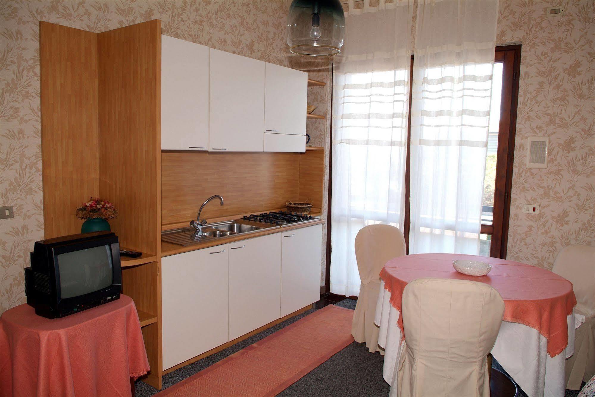 Residence Alba Colombare Di Sirmione Eksteriør billede